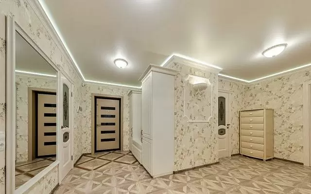 нестандартное освещение в прихожей
